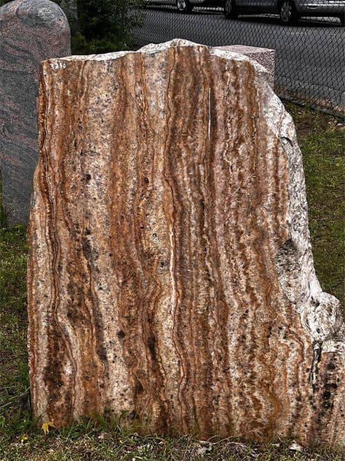 Odenwald Quarzit Stehstein 90 x 110 cm